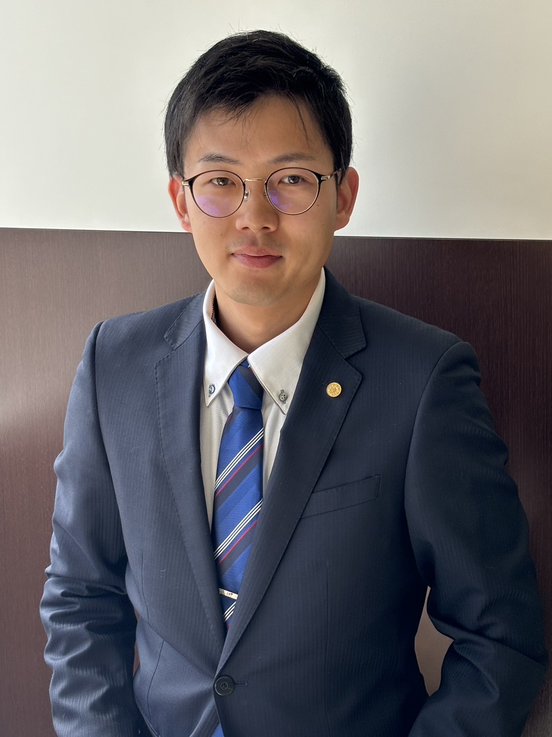 補助金・許認可・入管のトータルサポートを提供する行政書士事務所のイメージ